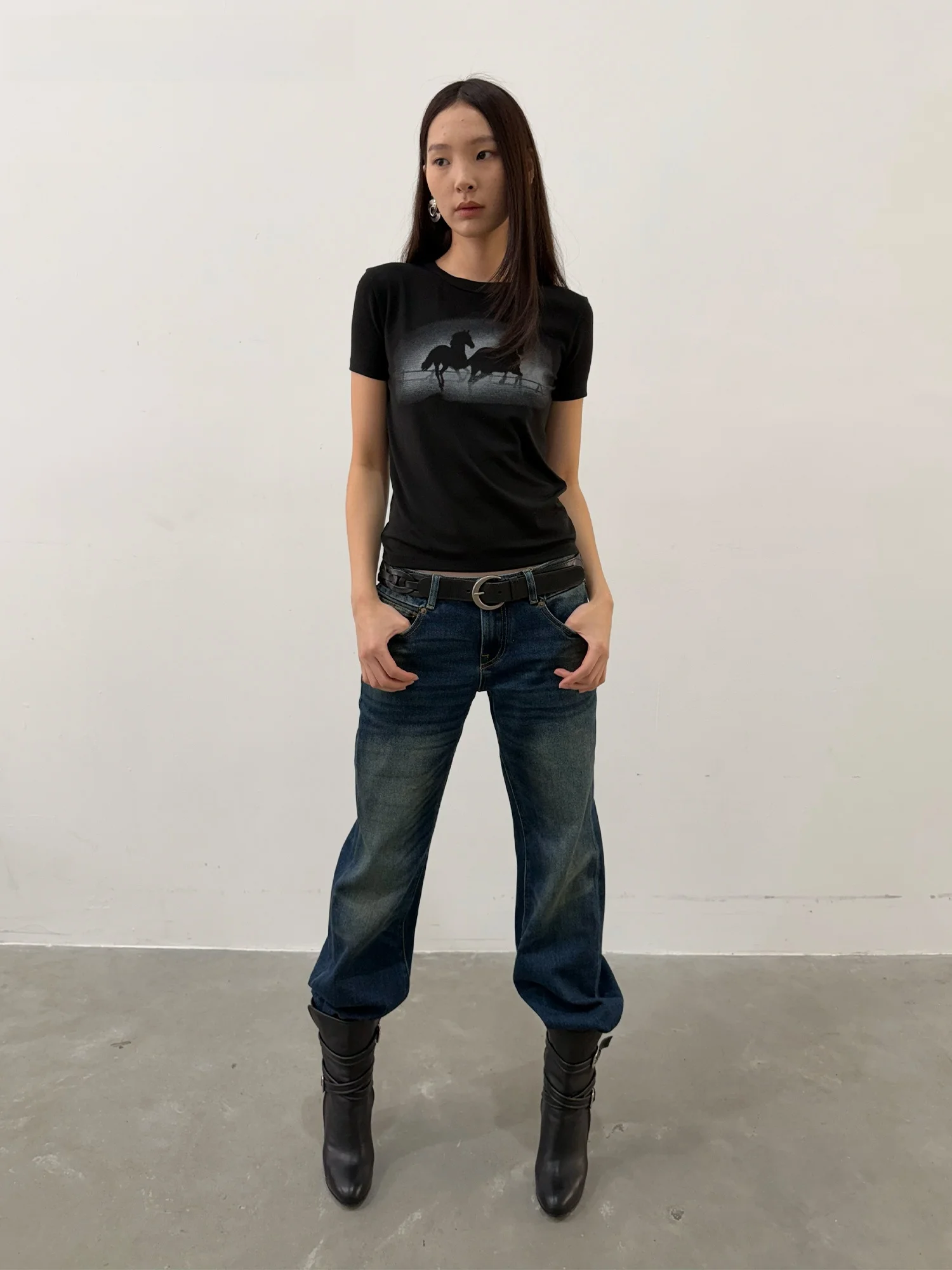 

Retro Waed round Ne Slim Fit T-irt Year Print Antenna Effect Bla Women's ort Sve Cotton Polyester Blend