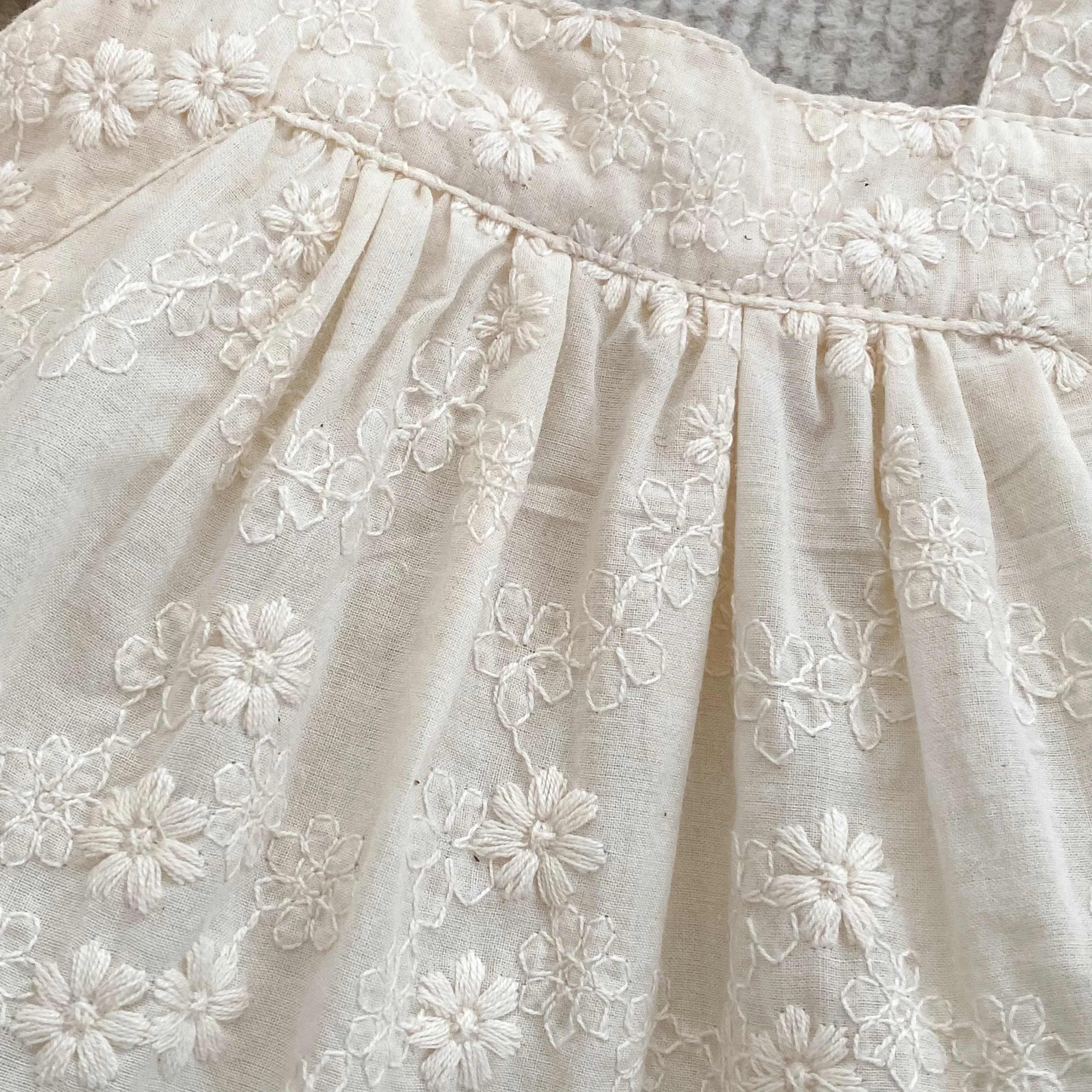 2026 Sommer-Träger-Set für Kinder 0-24M: Besticktes Gitter-Träger-Top + Shorts, Zweiteiliges Süßes Baby-Mädchen-Kleidungsset, Babykleidung – Detail 13