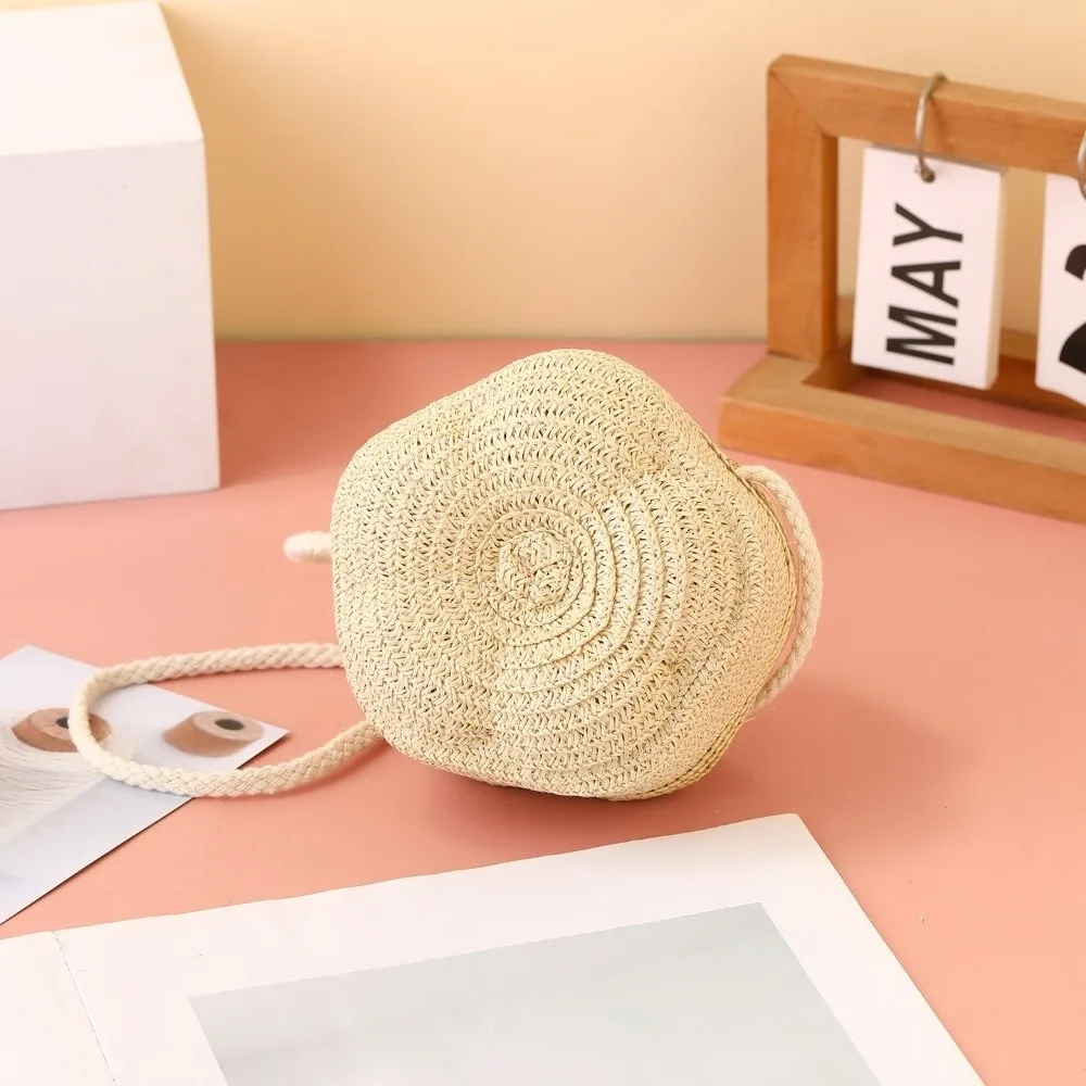أزياء اليدوية المنسوجة القش حقائب الكتف لطيف خفيفة الوزن عملة المحفظة زهرة شكل حقيبة كروسبودي للأطفال