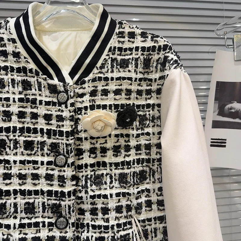 2025 Winter New Small Fragrant Style Brooch Flower Coarse Hemp Splice Leather Sleeve Clip Cotton Jacket Short Coat for Women