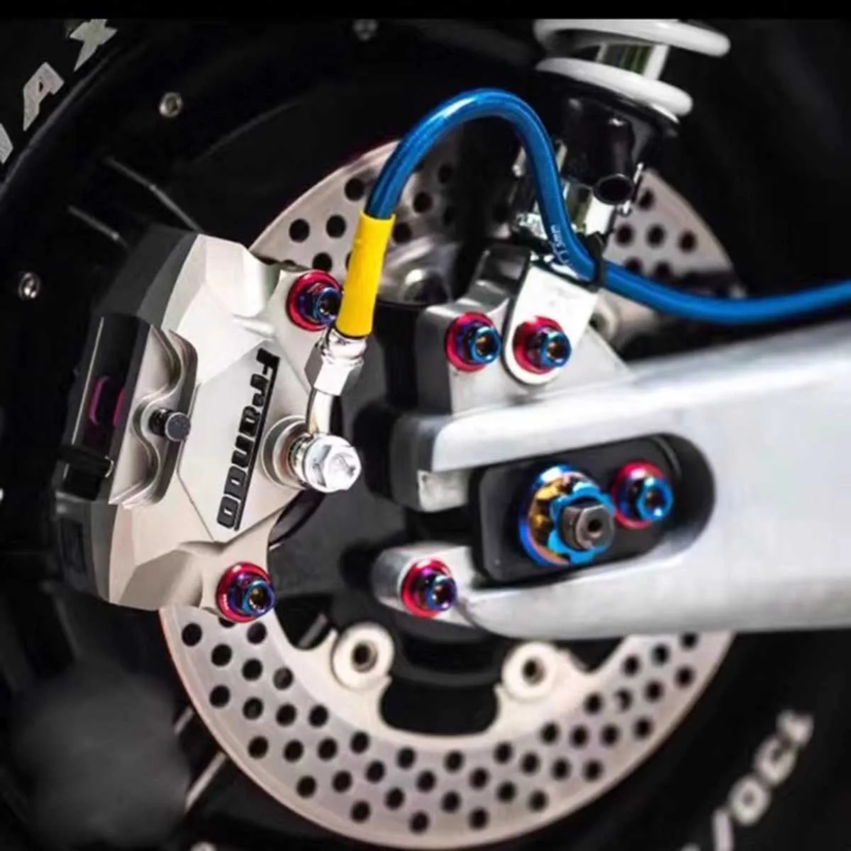 M4 M5 M6 M8 M10 304 Viti a esagono incassato esagonale Acciaio legato Placcatura in titanio Vite in oro