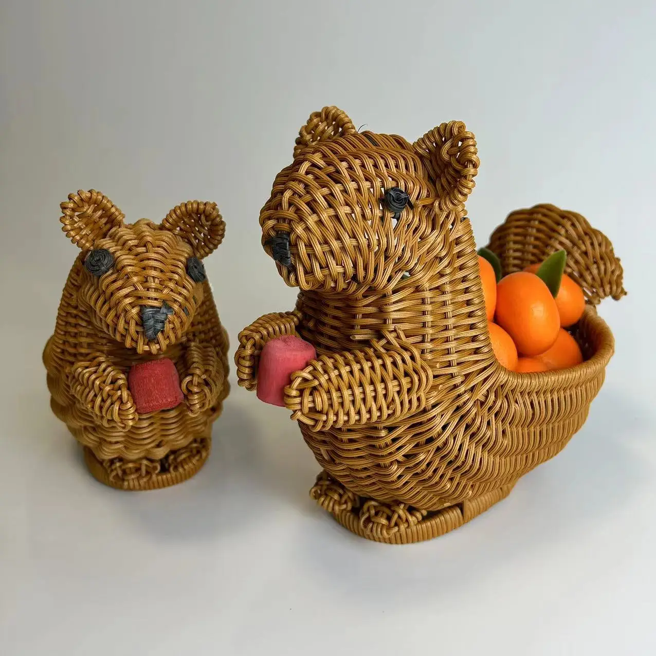 Handwoven Squirrel Fruit Snack Plate Desktop Dry Fruit Basket Creative Animal Decoration Candy Storage Rack Candy Basket