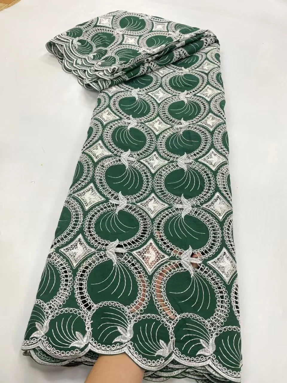 

2025 Высококачественная африканская нигерийская тюлевая кружевная ткань с вышивкой и блестками, французская гипюровая ткань для вечеринок/свадебных платьев, 5 ярдов