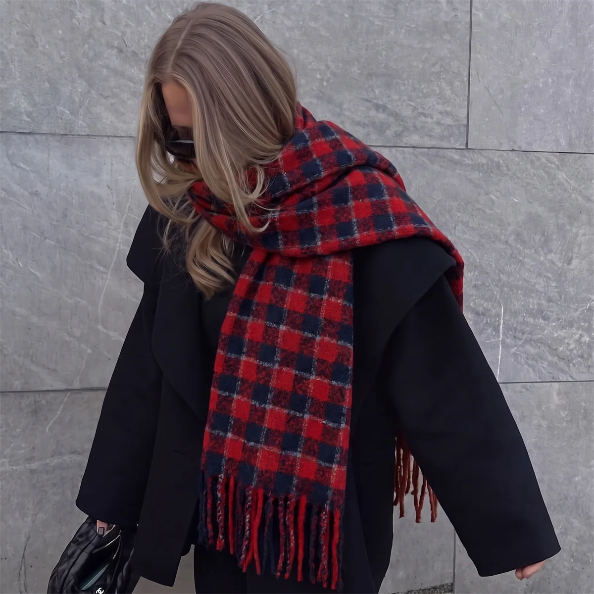 Women Classic Small Check Plaid Scarf Soft Imitation Cashmere Tassel Shawl Warm Thick Neck Scarf Vintage Grid Pattern Accessory
