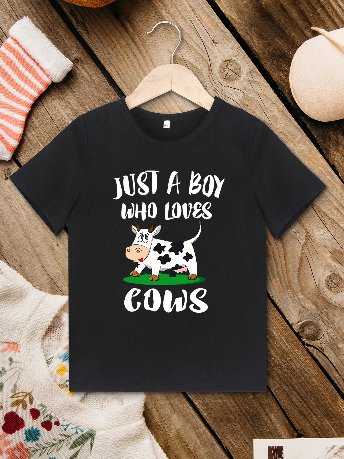 

Just a Boy Who Loves Cows Cartoon Cute Kids T Shirt Fun Fashion Summer Home Casual Tops Black O-neck Tee Children Clothes