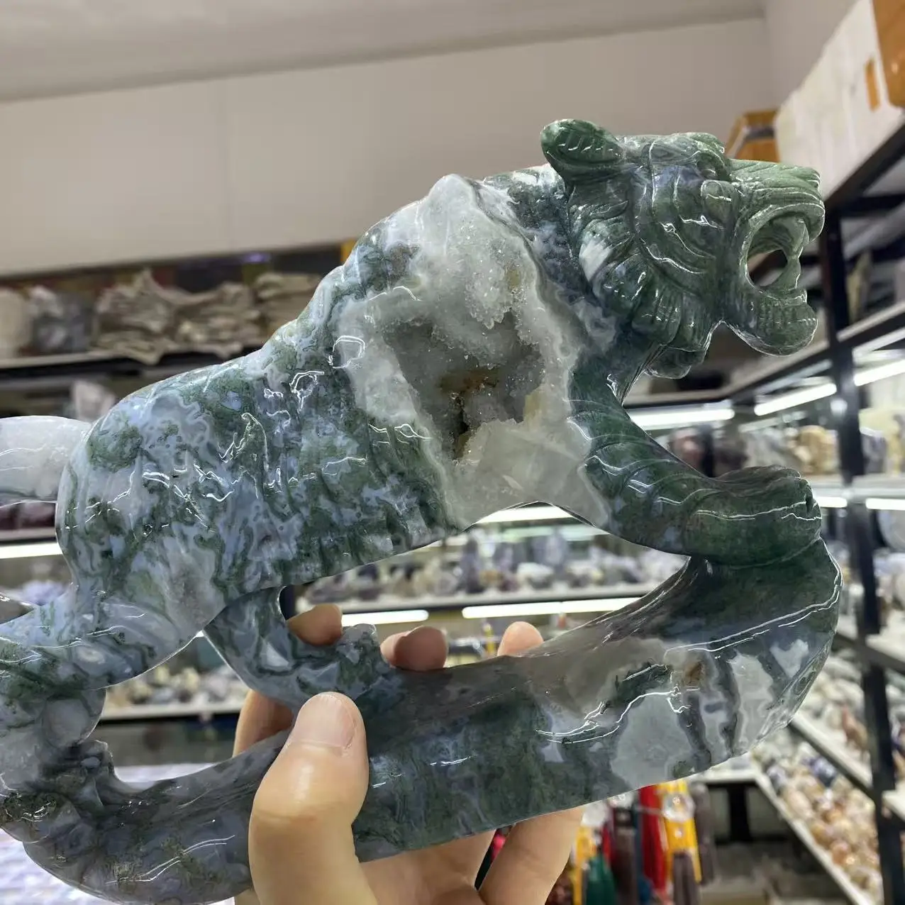 Natural Moss Agate Crystal Quartz Hand-Carved Tiger, Promoting Spiritual Healing, Suitable For Home And Office Decoration, Purif