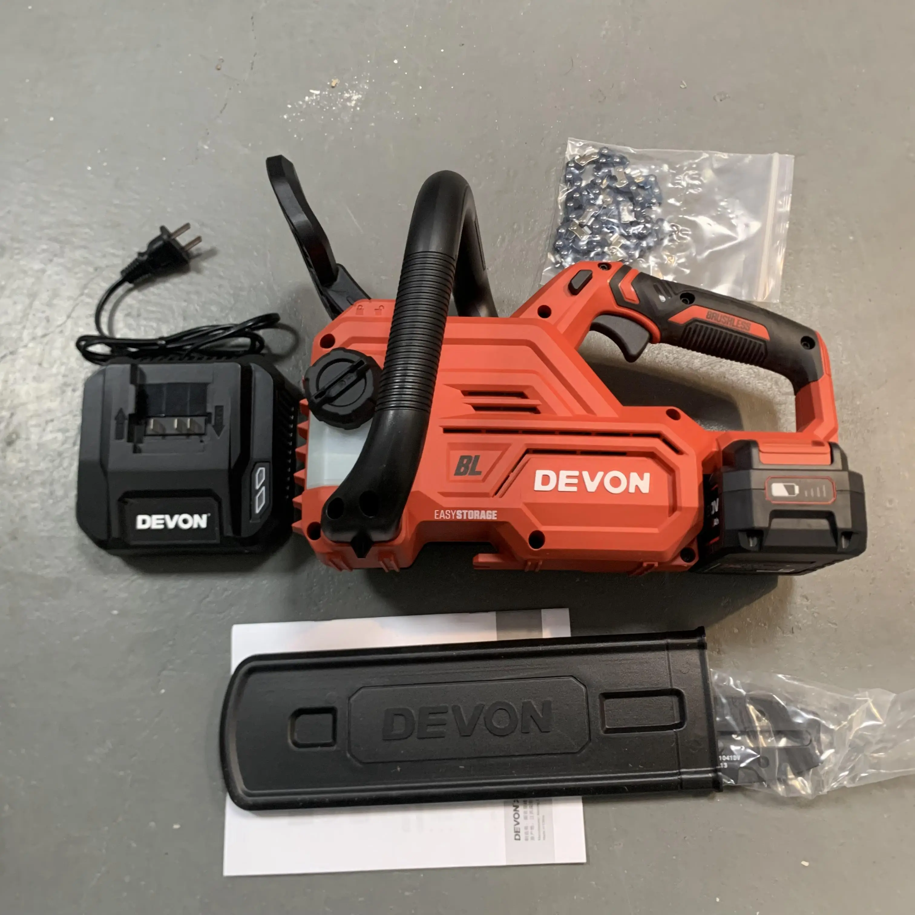 

DEVON 4557-Li-20 Lithium 20V Outdoor Brushless Charging Chain Saw 5.0AH Set