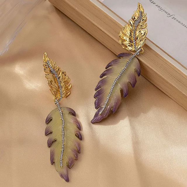 

Feather shaped heavy industry diamond inlaid gradient color temperament earrings