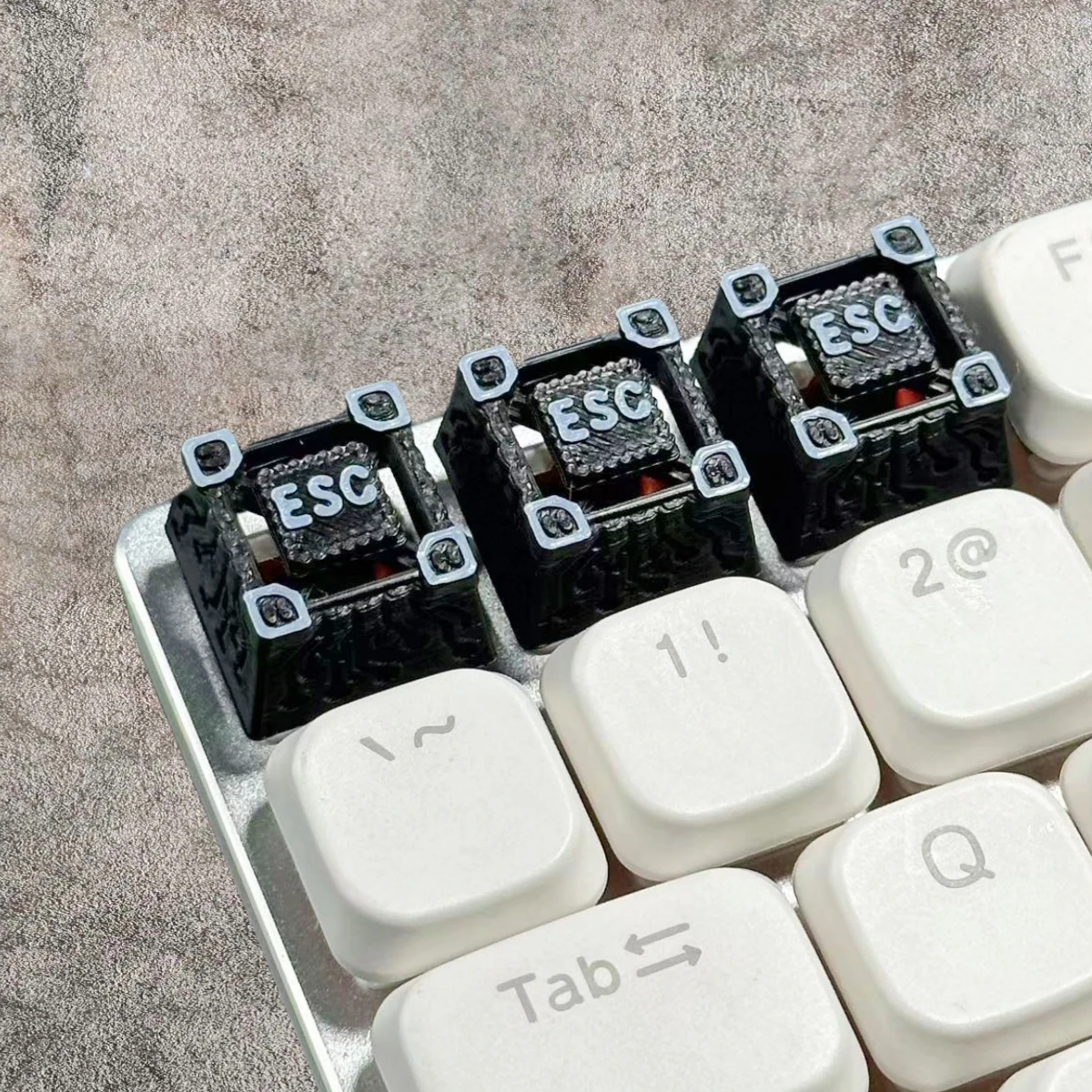 Customized Creative And Personalized Sword Keycaps Cross Axis Game Mechanical Keyboard ESC Backlight Keycaps