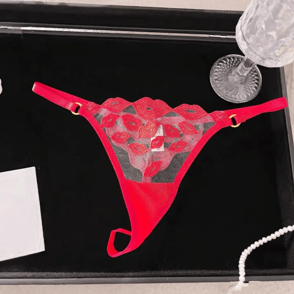 

Fashion Low Waist Lips Thongs Soft Underpants Embroidery Briefs Lingerie Traceless T-back Panties Girls