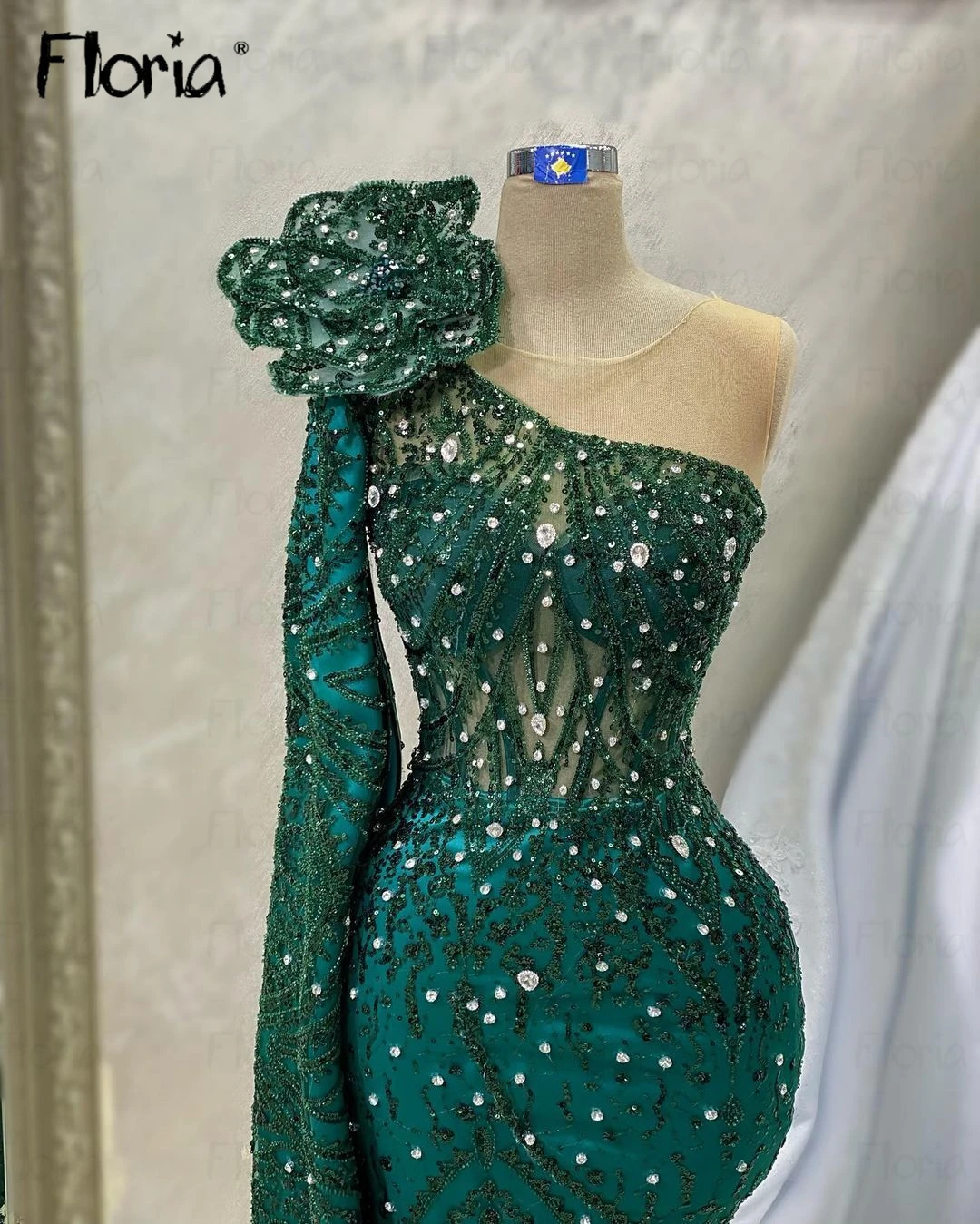 Gorgeous Long Cape Party Dress Arabic Beading Emerald Green Wedding Night Gowns Custom Made Robe de Mariée 2024 Occasion Dresses