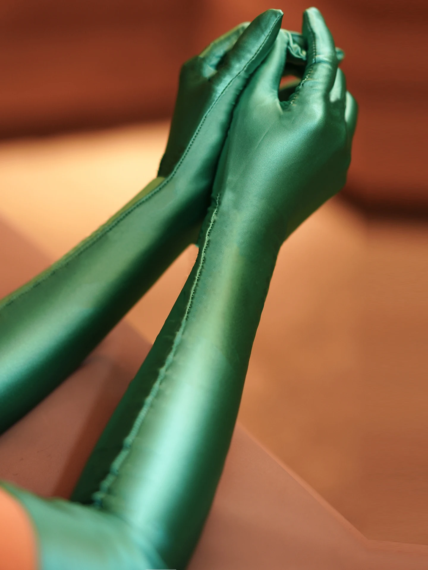 유니섹스 광택 실키 스무스 스판덱스 고탄력 초장갑 자외선 차단 다채로운 승마 스포츠 의식용 장갑