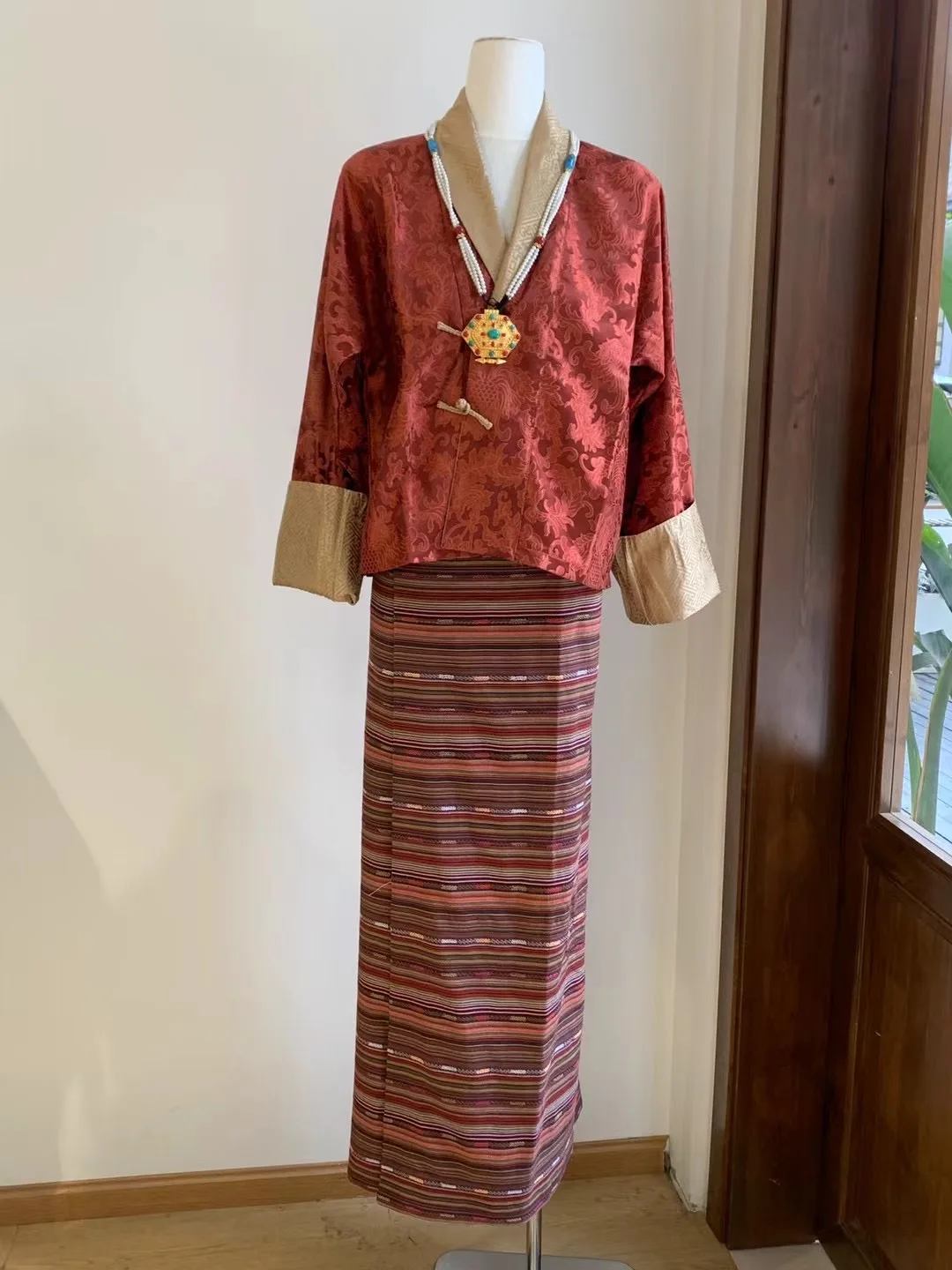 Spring New Arrival Bhutanese Costume Set Women's Faion Traditional Tibetan Simple Elegance Casual Wear Stage Performance