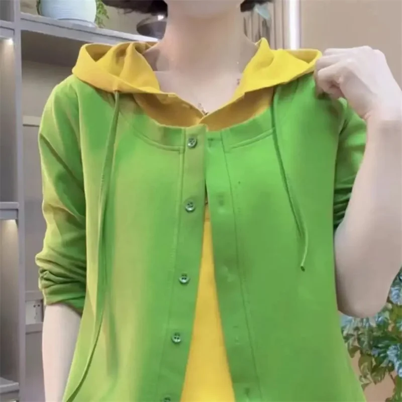 Giacca antietà per il tempo libero in cotone spaziale di alta qualità Primavera Estate Moda maglione a due pezzi finto con cappuccio a maniche lunghe