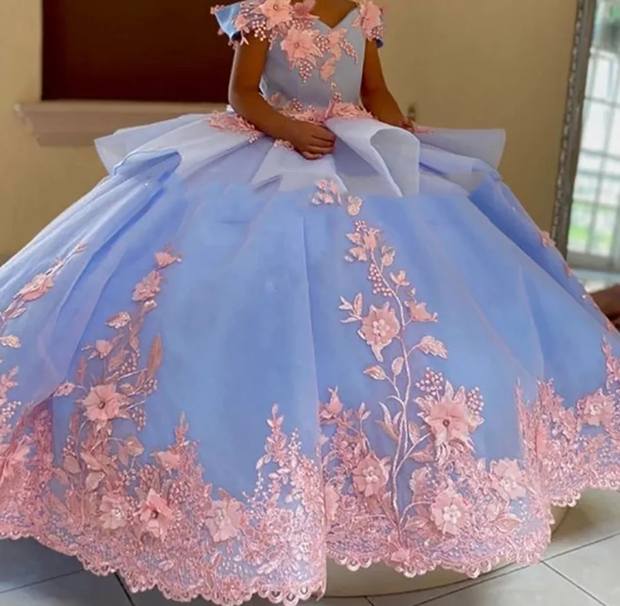 Blumenmädchenkleid Luxus Blau Für Hochzeit Baby Prinzessin Ballkleider Spitzenapplikationen Schulterfrei V-Ausschnitt Erstkommunionkleid