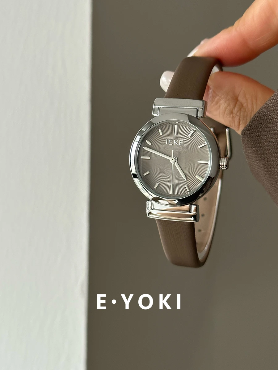 

Exquisite Women'S WatchRound Leather Strap, Light Luxury Retro Style, Simple And Elegant Quartz Watch, A Perfect Gift For Women.