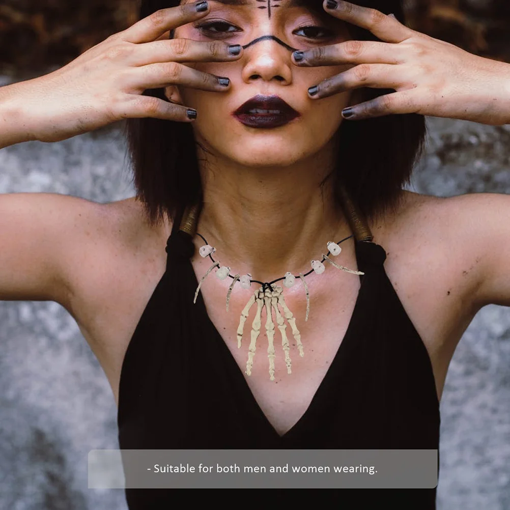 

2Pcs Halloween Skull Necklace Exaggerated Clavicle Chain Hand Pendant Halloween Neck Jewelry Women Men