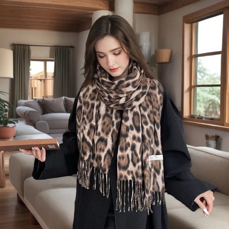 Retro Leopard Scarf Women\'s Autumn Winter Classic Tassel Shawl 2025 Hot Warmth Sexiness