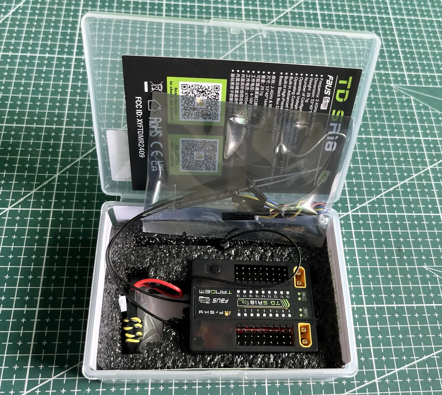 Frsky TD SR18 Tandem  Dual-band Receiver 2.4Ghz / 900Mhz Built-in Advanced Stabilization Functions / Black-Box