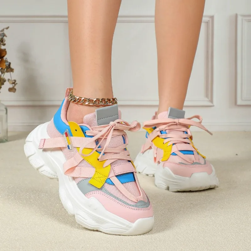 

Оранжевые кроссовки для женщин. Спортивные кроссовки на платформе. Женская обувь на массивной платформе. Спортивная обувь на толстой подошве. Удобная прогулочная обувь.