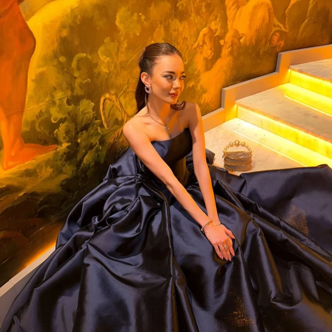 Amanda-falda hinchada de satén sin tirantes, vestido de fiesta personalizado, vestido largo lujoso, vestidos de noche formales elegantes