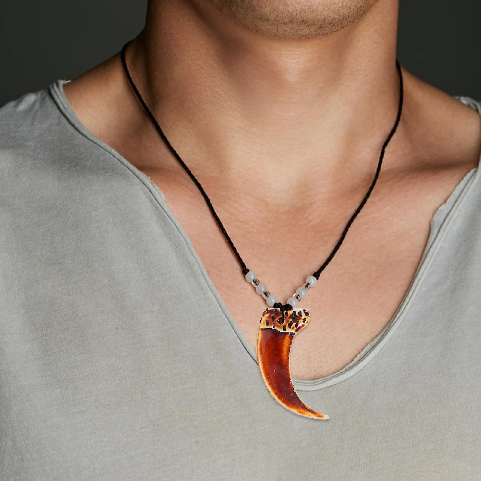 Accessoires de griffes de dent de bête, 5 pièces: bijoux tribaux légers et réalistes pour Halloween, griffes de Cosplay pour adultes, requin en résine