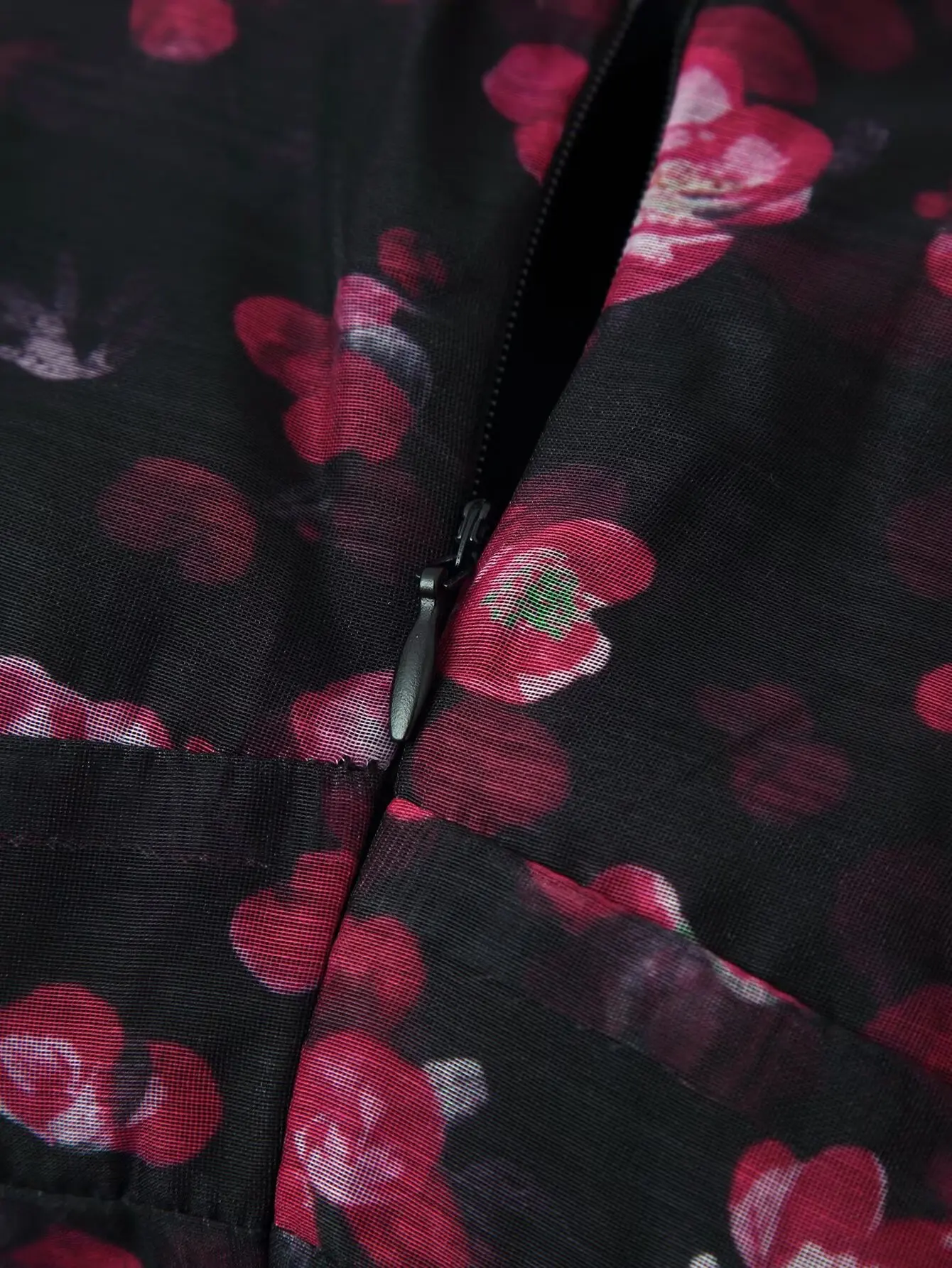 TFMLN Elegantes Damenkleid mit Blumenmuster und Rüschensaum, sexy tiefem V-Ausschnitt, ausgestellten Ärmeln, figurbetontes Minikleid, Sommer 2026 Neuheiten für Damen – Detail 10