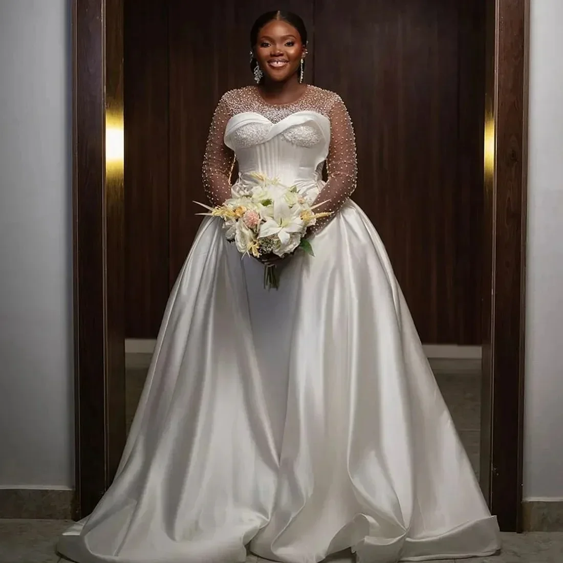 African Shinny Beads Scoop Neck Wedding Dress For Bride Satin Plus Size Mermaid Bridal Gown with Removable Skirt Customized