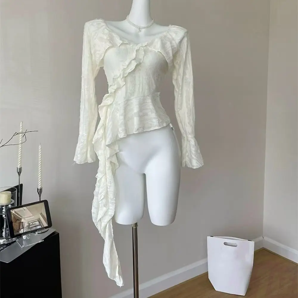 Рисунок 4 - Необычные футболки с рукавами-колокольчиками