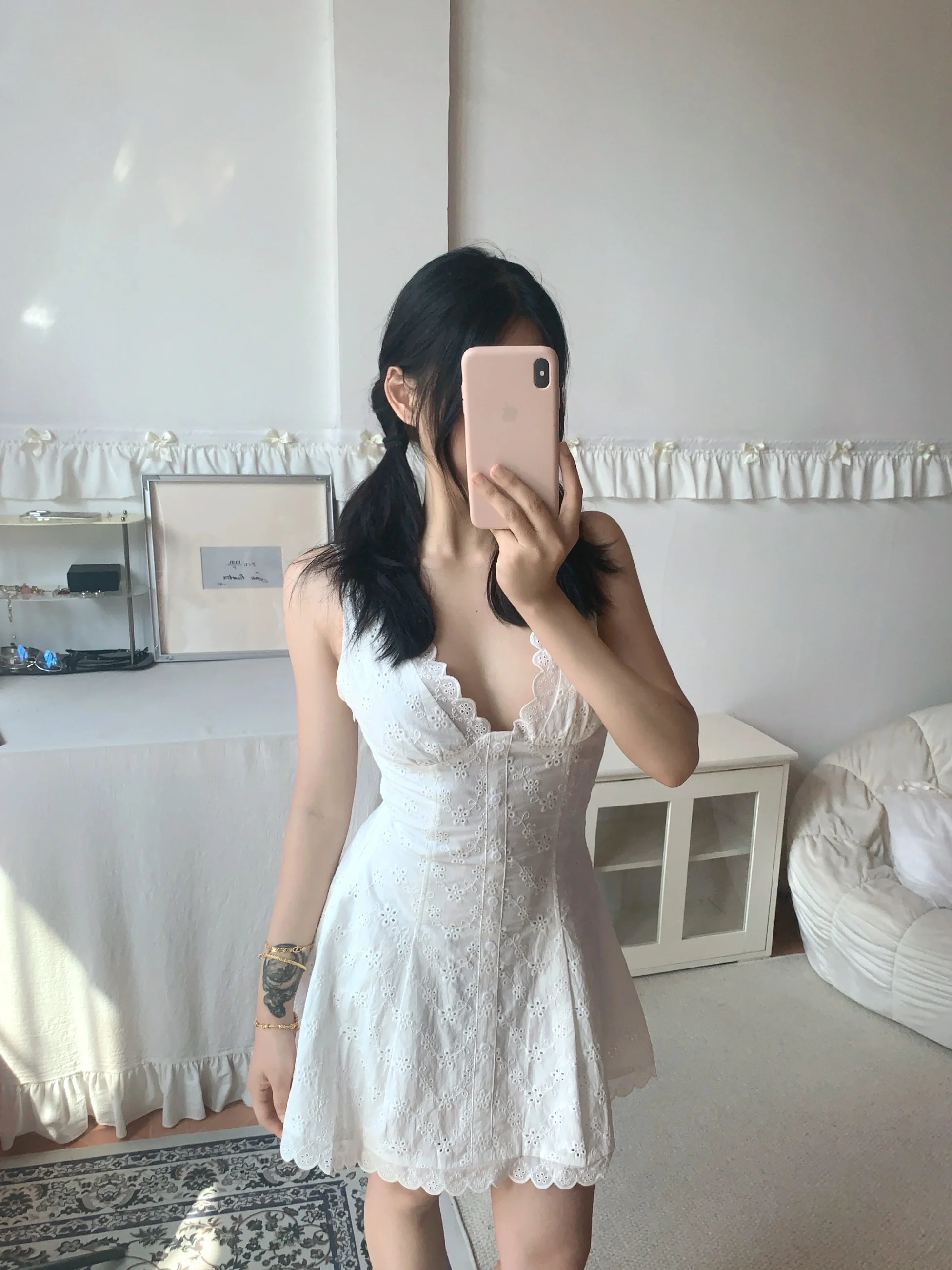 Vestido branco Fb, vestido francês, vestido longo casual para todas as estações, vestido de cintura emagrecedora com design de nicho, vestido para camadas ou usar sozinho, vestido com design floral