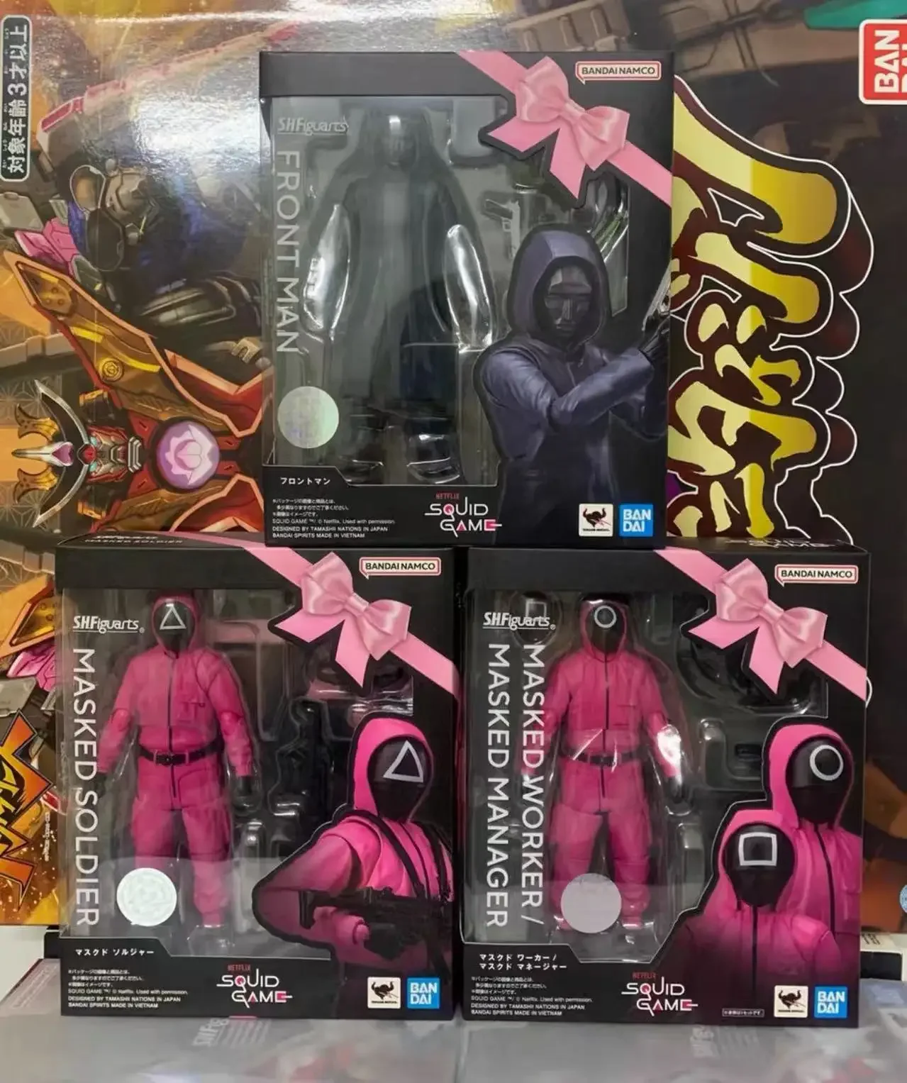 

In Stock Bandai SHF Game Manager Round Face Male Black Triangle Face Square Face Action Figure Collection Gift