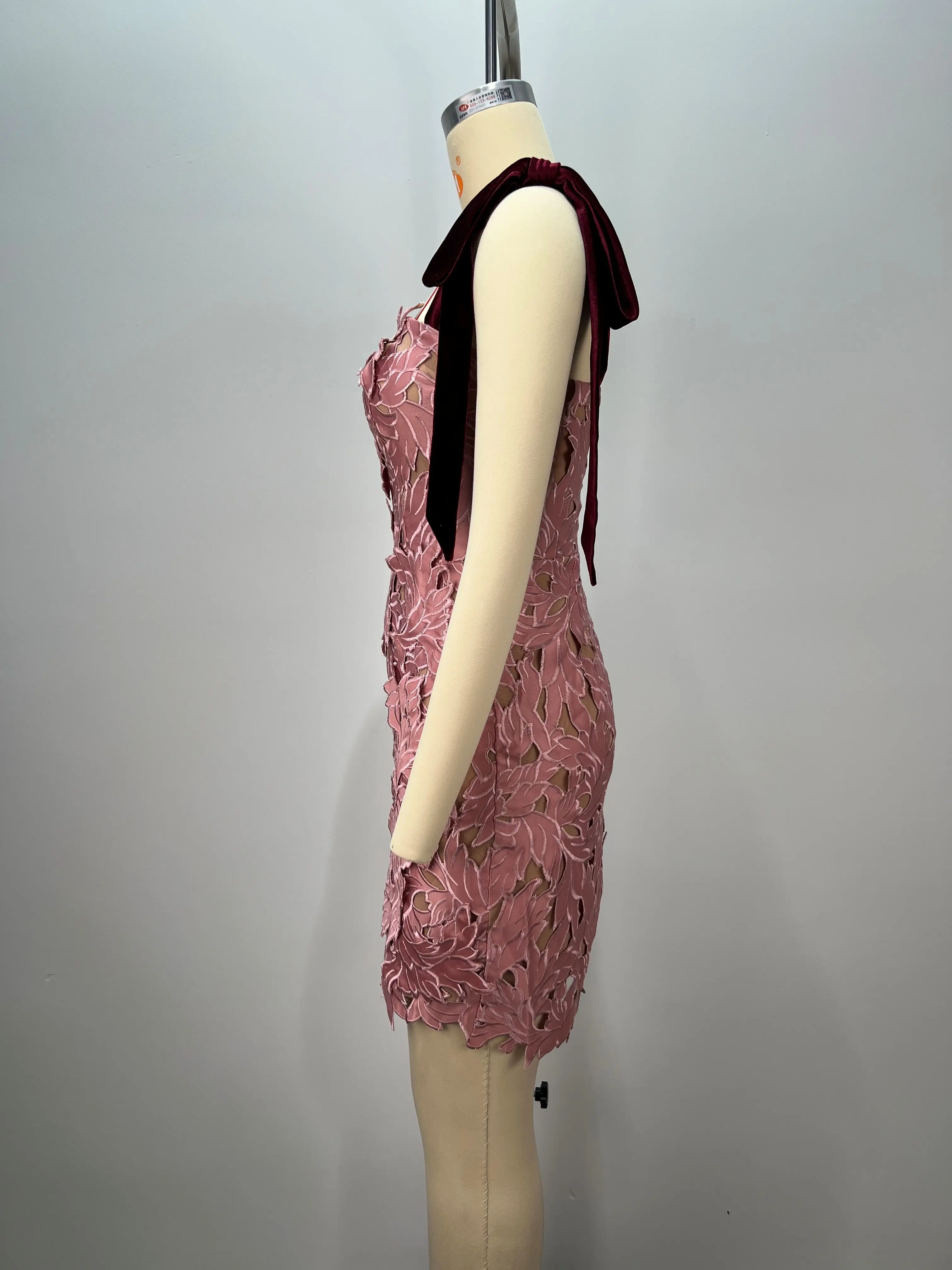 المرأة أحمر الخدود الوردي الدانتيل ضمادة فستان على شكل قلب ثقب المفتاح الخلفي حورية البحر ثوب مسائي شير قطع التدريجي حفلة رسمية