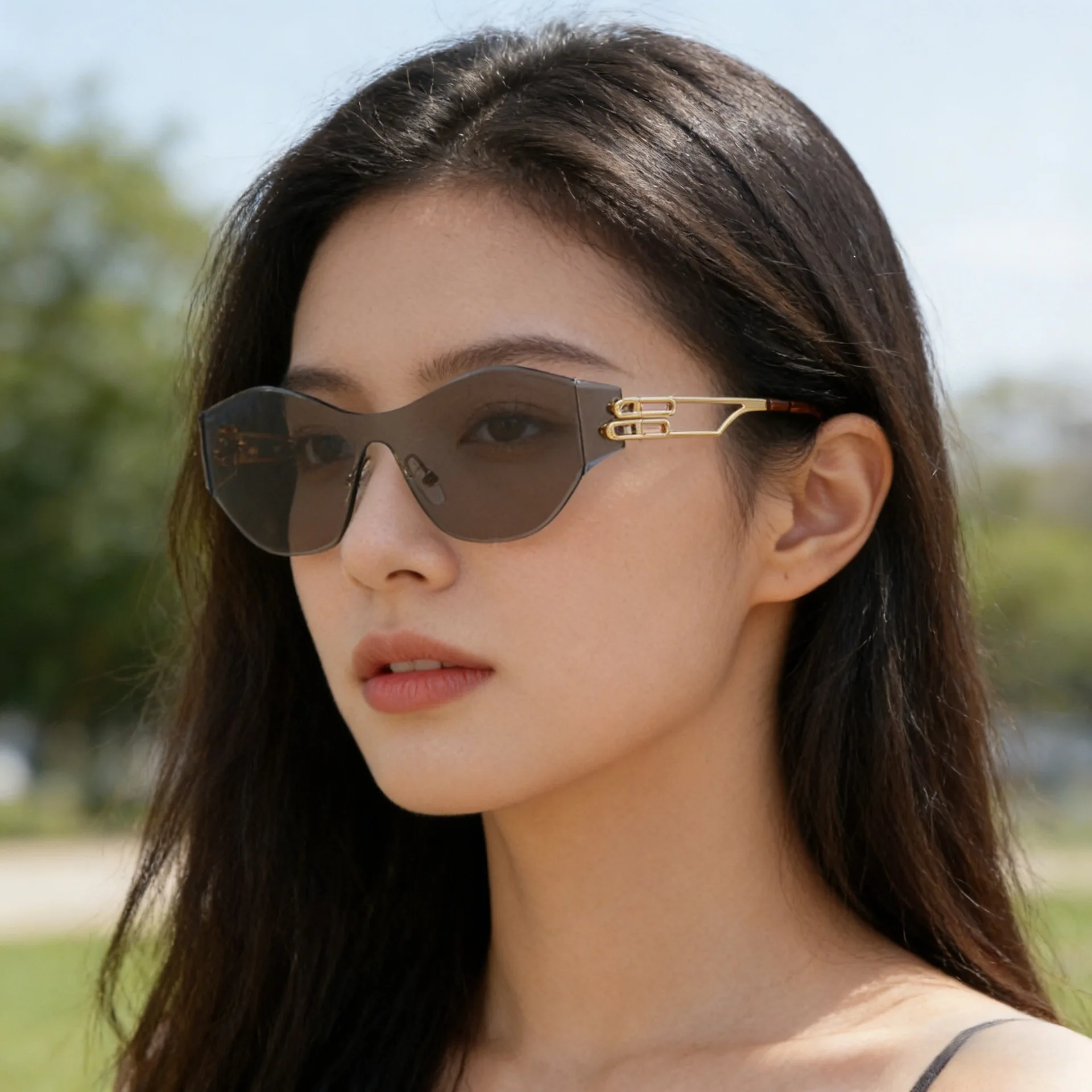 Small solar glasses with a hip-hop and pancake frame, modern and personal for women and men 2026, high-quality product and steam, famous solar shadows.