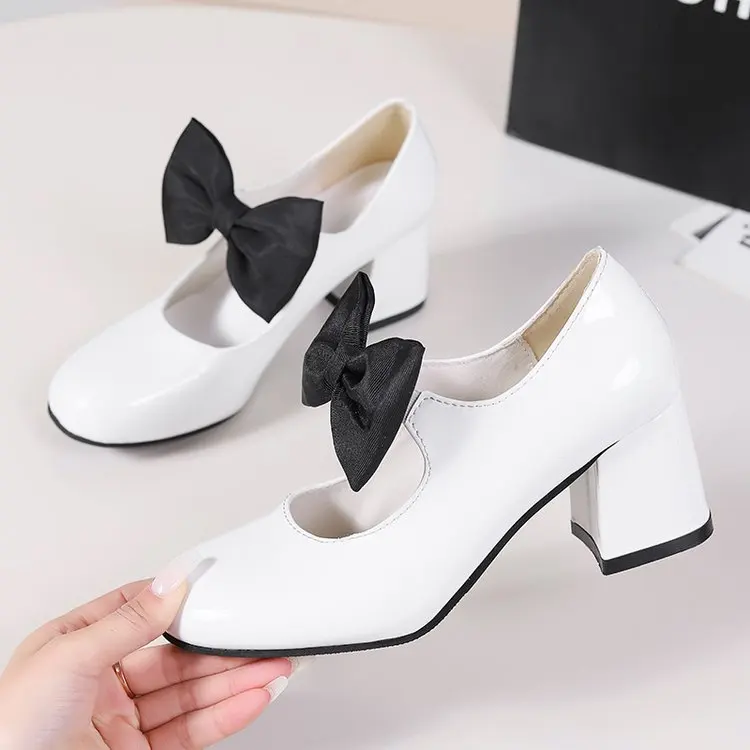 Women\'s Black Patent Leather Pump Bows Decorate Chunky Heels for Party Designer Heels Brand Spring Sandalias Shoes 2024