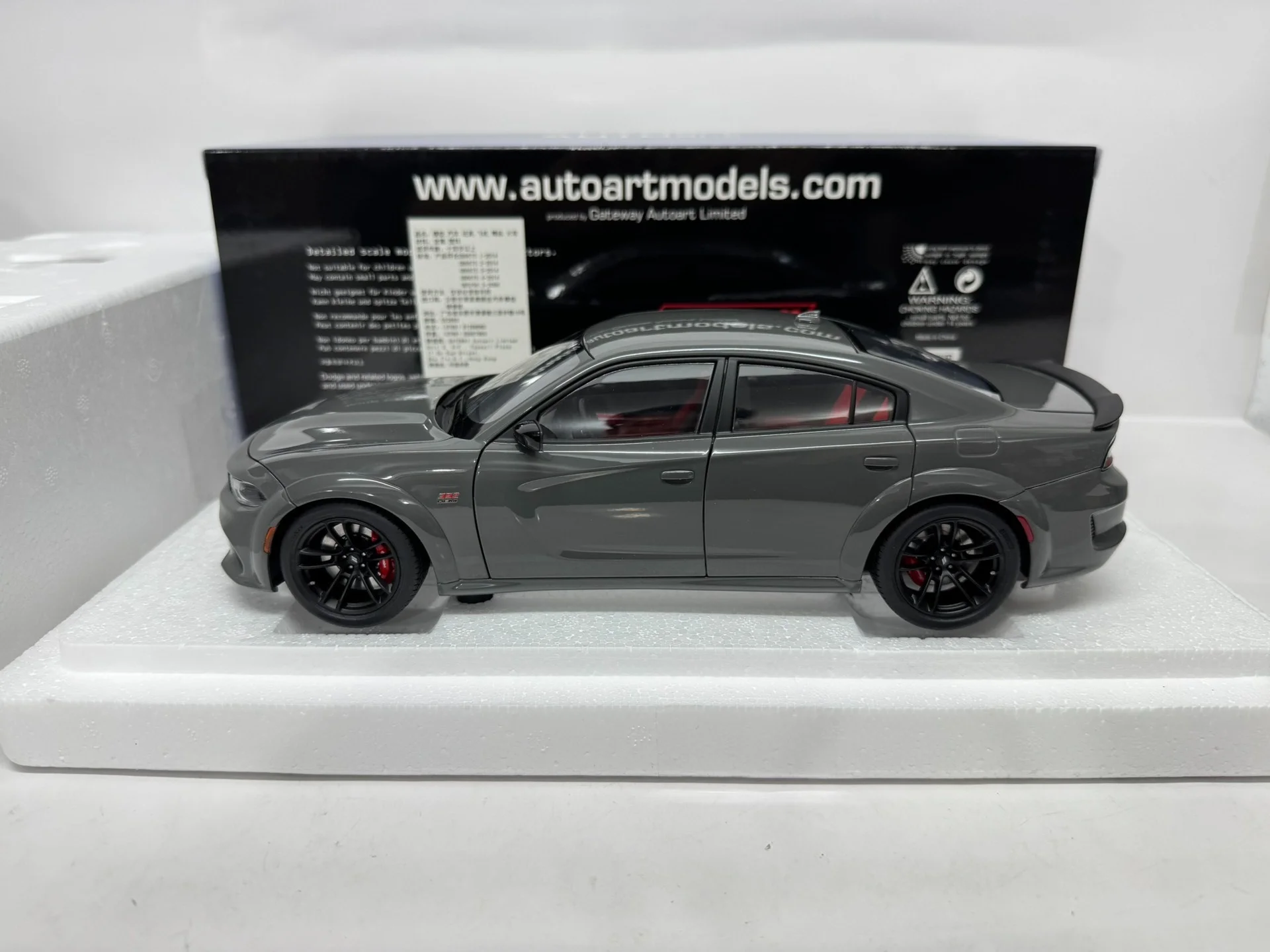 Autoart 1:18 Charger Scat Pack Widebooy Simulation Limited Edition All Open Alloy Metal Static Car Model Toy Gift