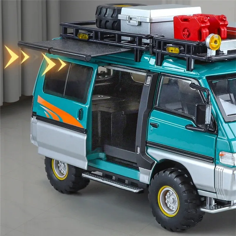 1:24 Delica MPV All Terrain Adventure Van Alloy Metal Diecast Model Car Home Decoration Computer Desktop Ornaments