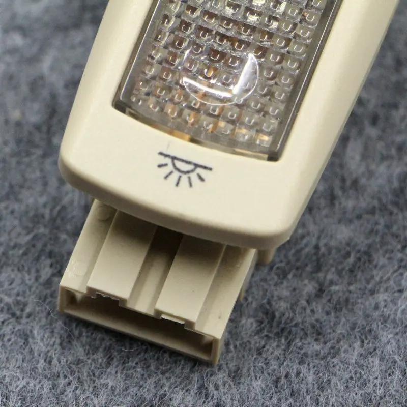 1*PCS Apply to Passat B5 Tiguan  Bora Golf 4 MK4 Back reading  Rear ceiling lamp Ceiling lamp 3B0 947 291  3B0947291