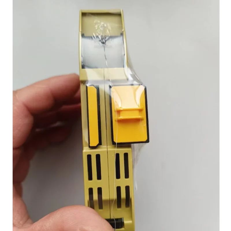 

New 772130 safety relay for fast delivery