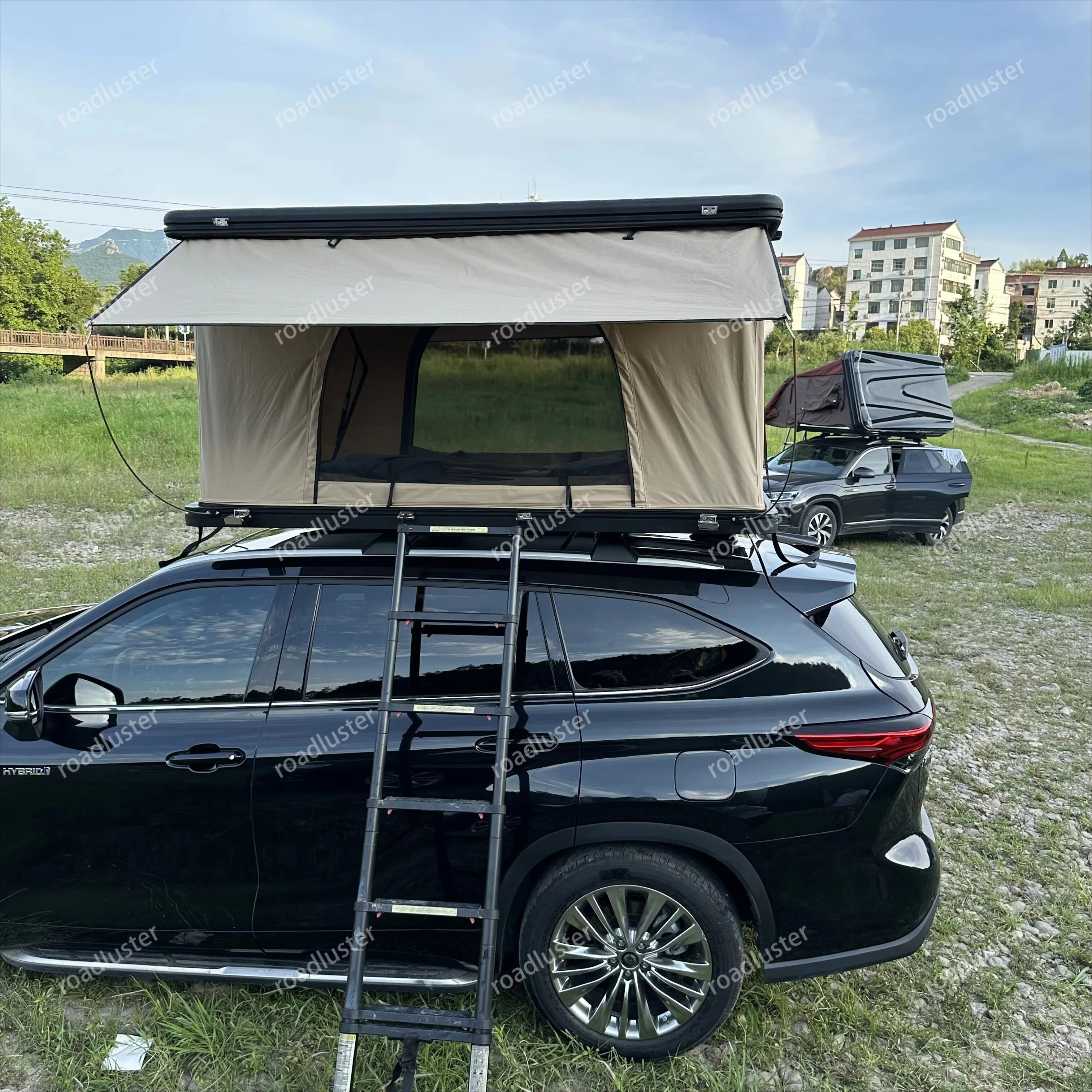 

Factory Direct Portable Car Rooftop Tent Hard Shell Aluminum with New Currents Roof Foldable Design Local Delivery
