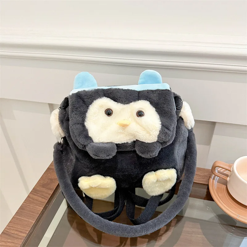 Bolso de hombro de felpa de dibujos animados para estudiantes, mochila versátil de gran capacidad con diseño de pingüino y gato negro pequeño, novedad de 2024