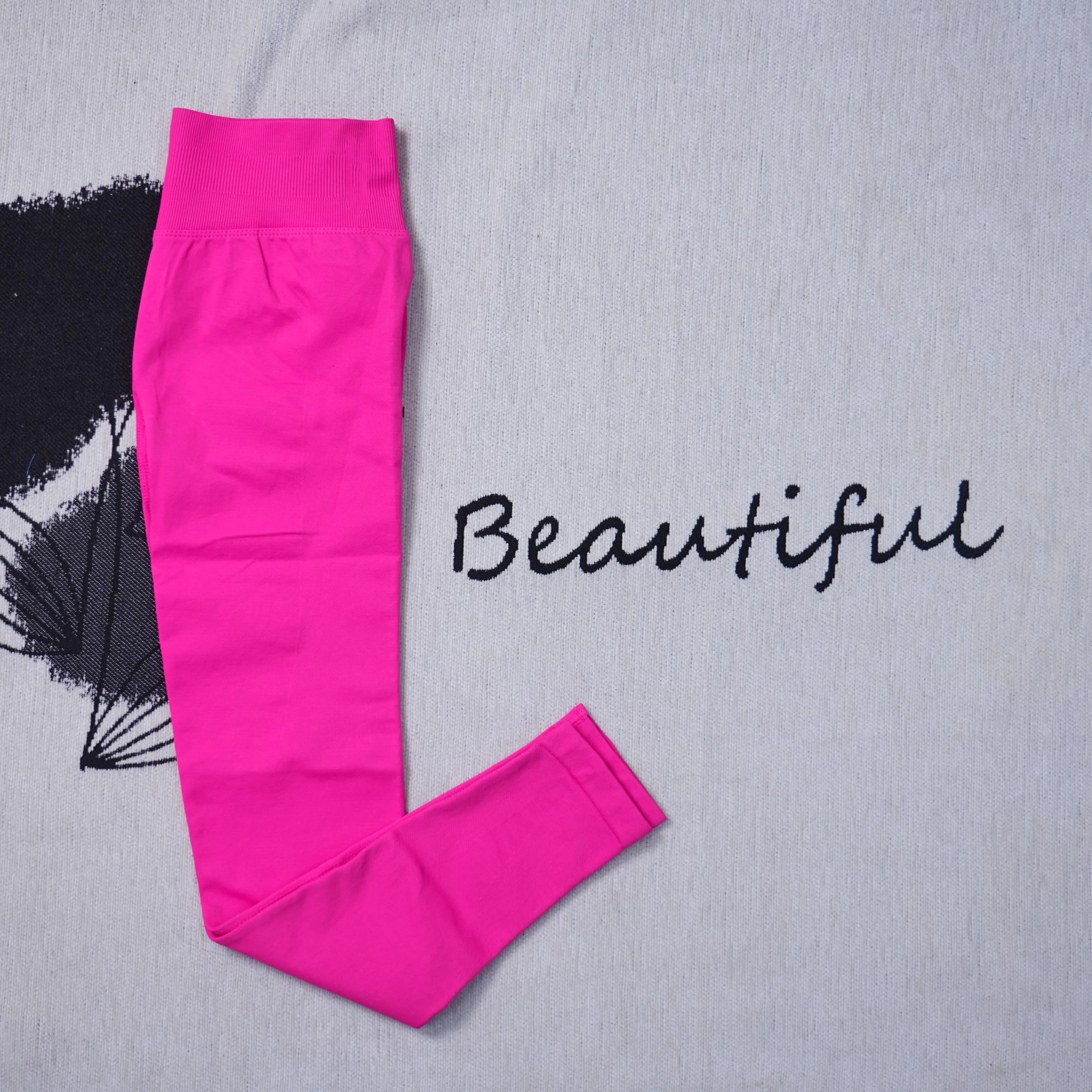 تأثير طماق المرأة منخفضة الخصر بعقب رفع اليوغا السراويل سلس البطن التحكم اللياقة البدنية تجريب الرياضة الجري طماق