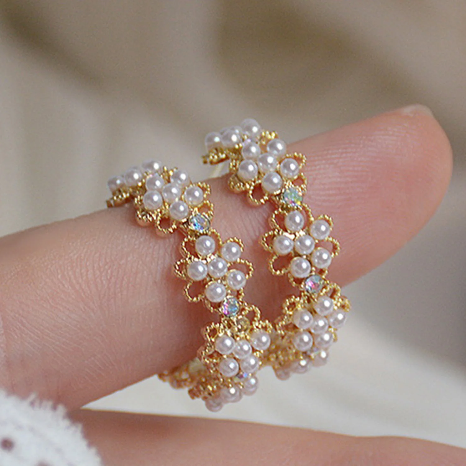 Korean Style Crystal Flower Stud Earrings For Women Sweet Flower Imitation Pearl Zircon Rhinestone Earring Party Jewelry Gifts - view 4