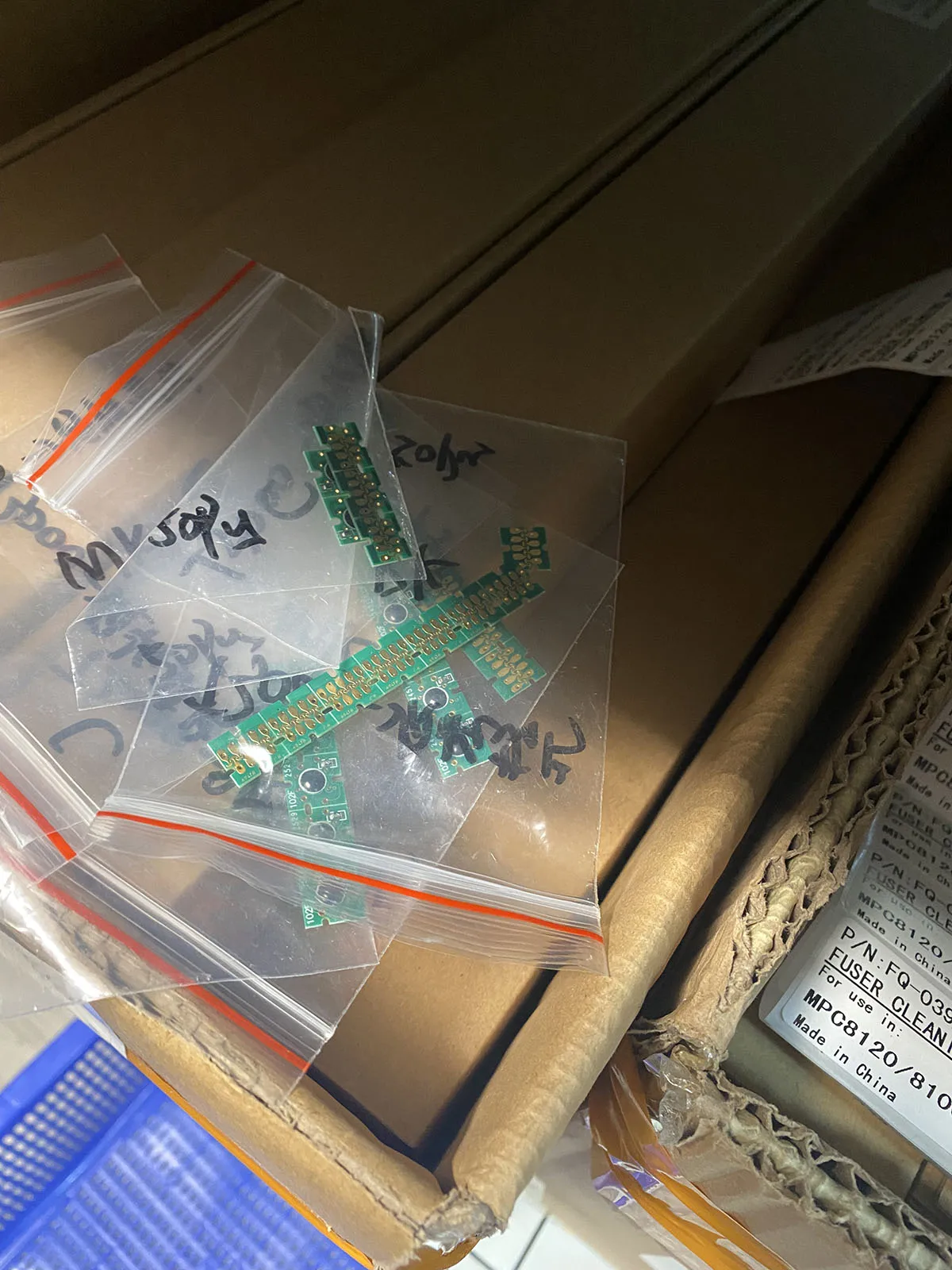 

T6941-T6945 Cartridge Chip For Epson SureColor T3000 T5000 T7000 T3070 T5070 T7070 T3200 T5200 T7200 T3270 T5270 T7270 Printer