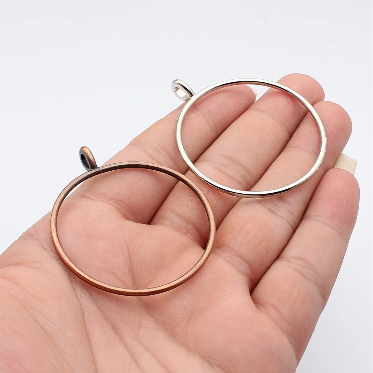 WYSIWYG 5pcs 59x50mm 2 Colors Rhodium Color Antique Copper Color Hollow Out Circular Charms For DIY Jewelry Making