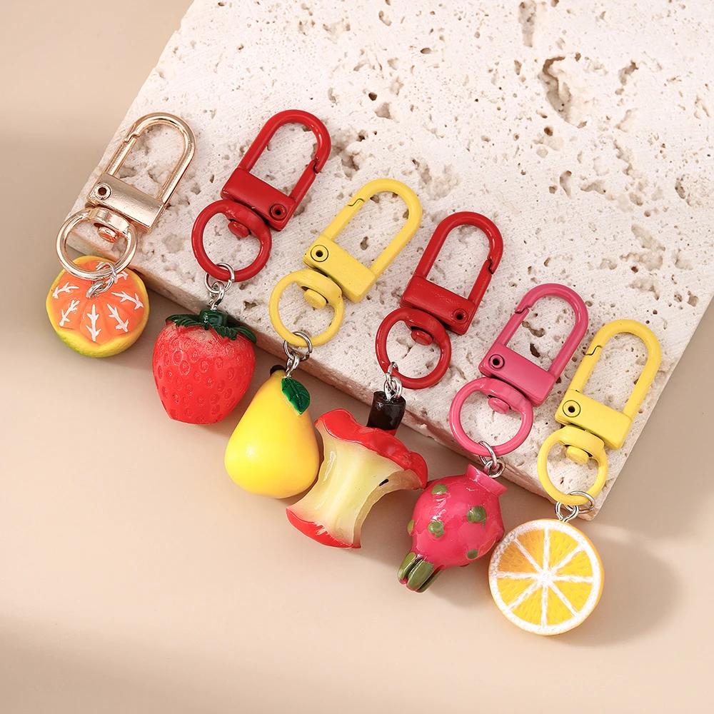 Niedliche 3D-Früchte-Schlüsselanhänger aus Kunstharz, Apfel, Zitrone, Erdbeere, Pitaya-Anhänger, Schlüsselanhänger für Damen und Herren, Autoschlüssel, Handtasche, DIY-Schlüsselanhänger