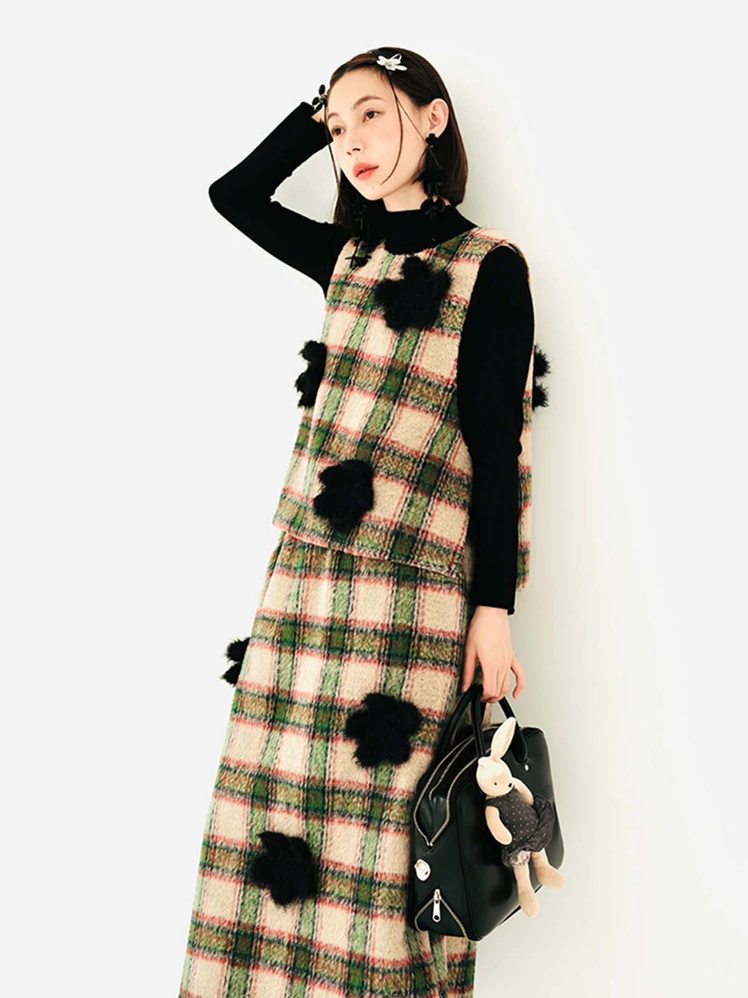 Клетчатый жилет с плюшевыми цветочными украшениями в стиле ретро и игривый, который должен быть для укладки осенью 223879