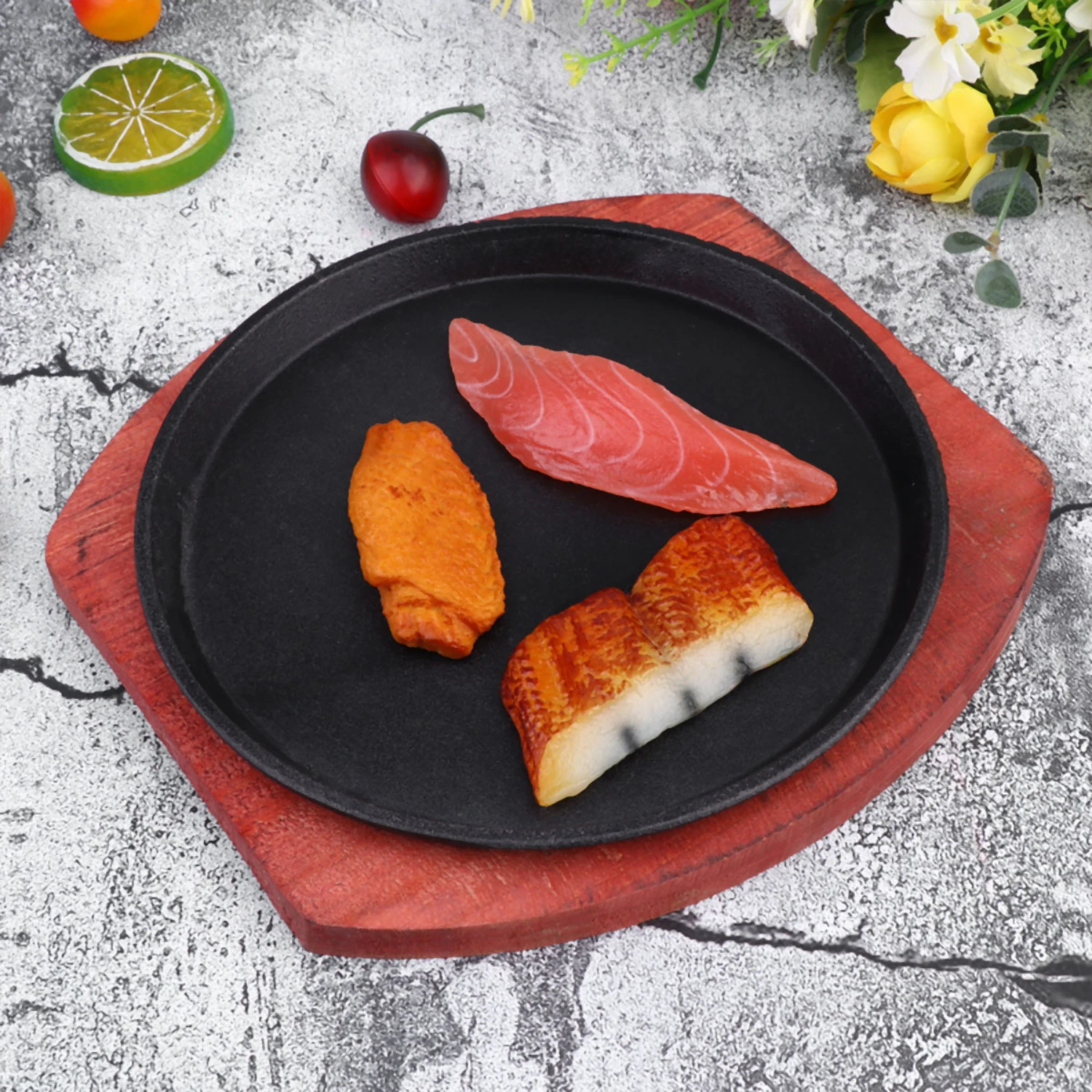 Perfectly Cooked Enhanced Flavour Non-Stick BBQ Steak Plate with Wooden Base - Ideal 19CM Size for Grilling Juicy Steaks on Your