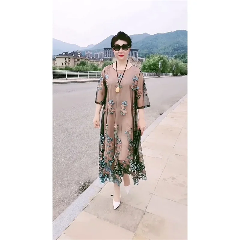 High-end Rich Wife Heavy Industry Embroidered Splicing Dress Spring Women Temperament Slim Fashion Knee-high Embroidered Dress