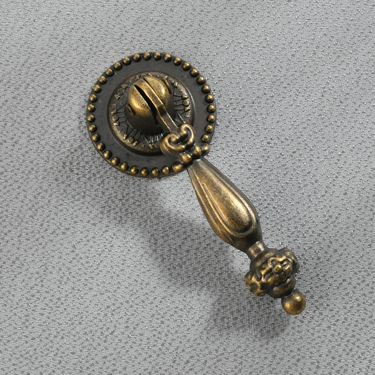 Einlochgriff im europäischen Stil aus antiker Bronze, Zinklegierung, grüner antiker Schubladen- und Schranktürgriff für Kleiderschrank und Möbel