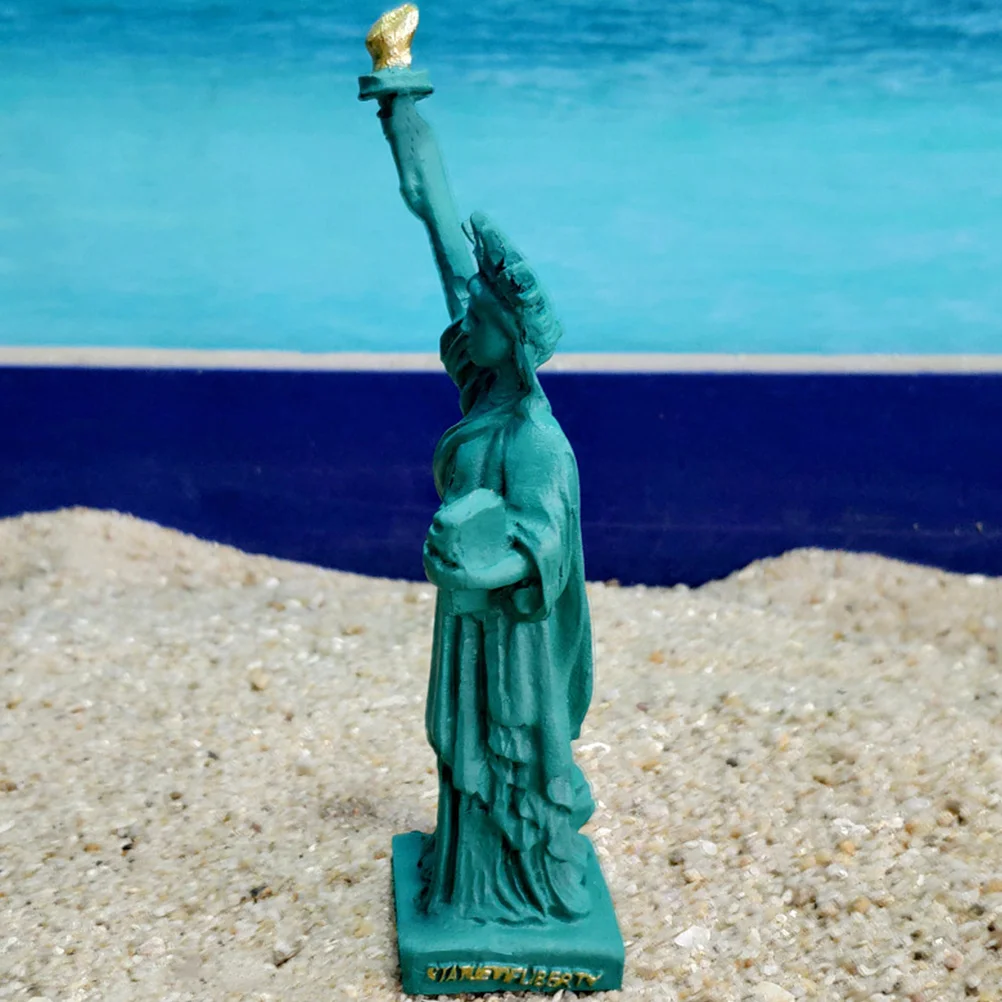 Mini Statue of Liberty Ornament Office An Fittings Room Resin Living Goddess Ornaments